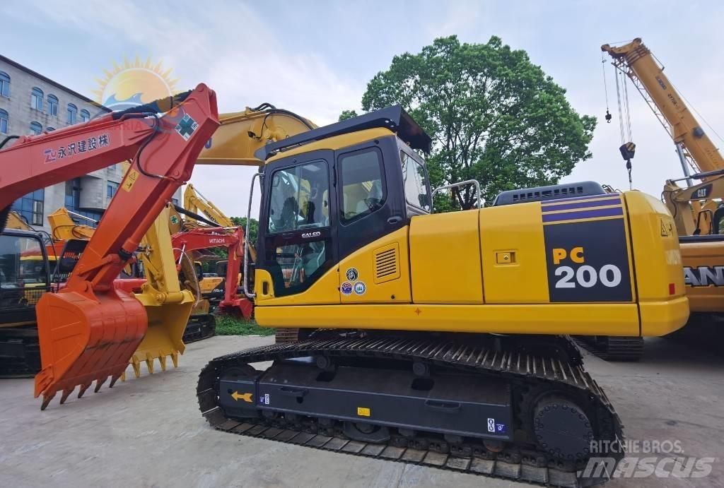 Komatsu PC 200-7 حفارات زحافة