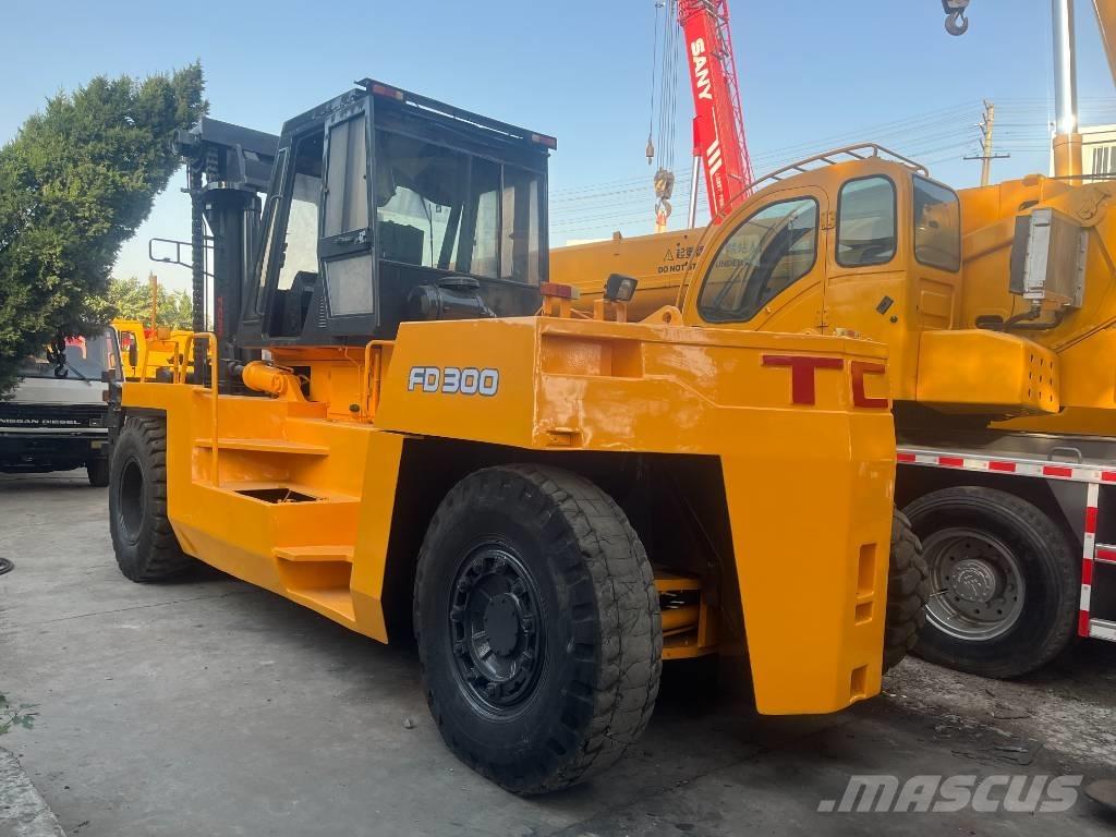 TCM FD 30 شاحنات الديزل