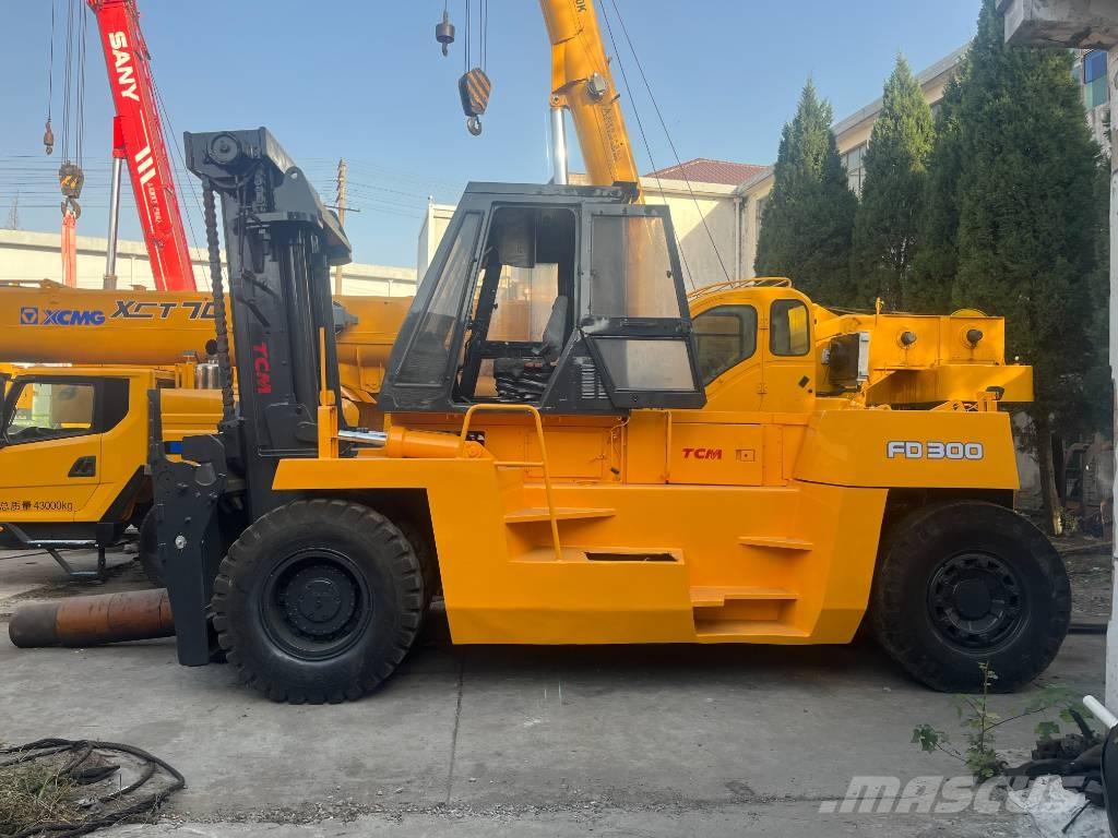 TCM FD 30 شاحنات الديزل