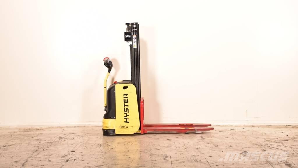 Hyster S 1.0-24 معدات التكديس الجوالة