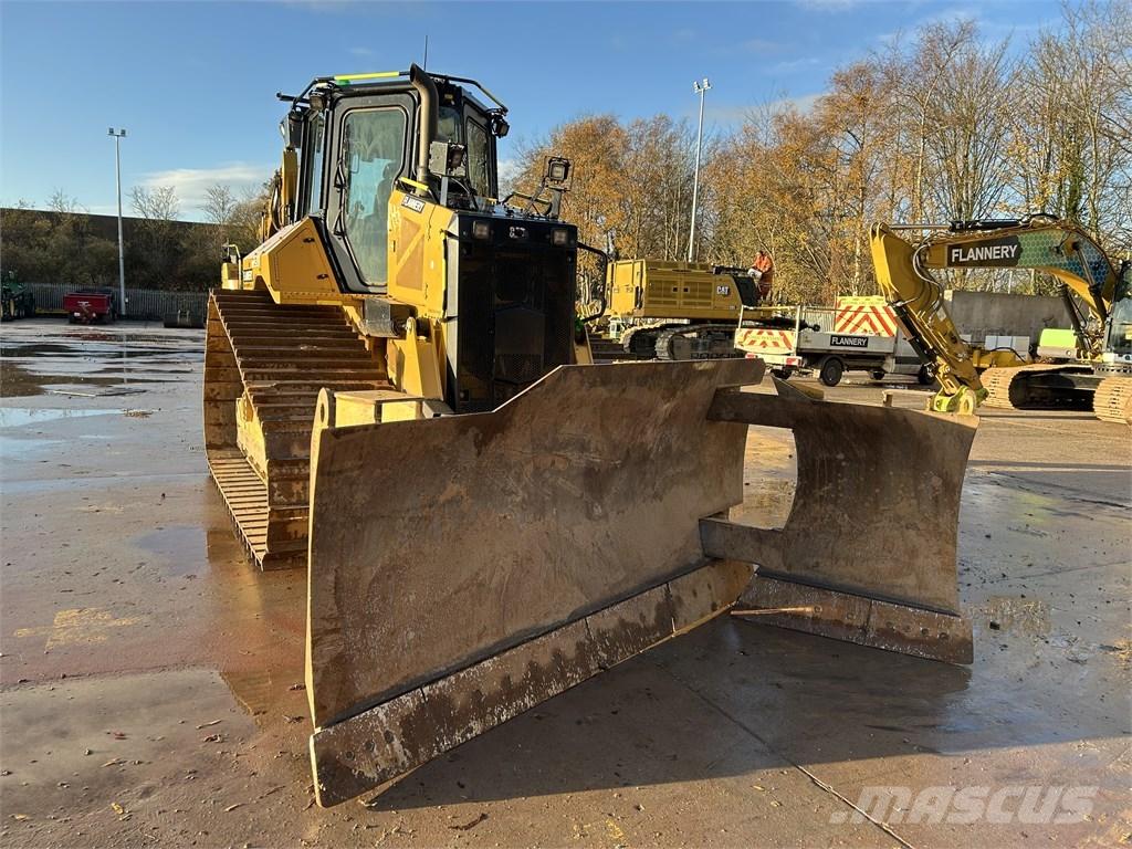 CAT D 5 LGP بلدوزرات مجنزرة