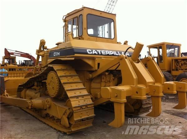 CAT D 7 H بلدوزرات مجنزرة