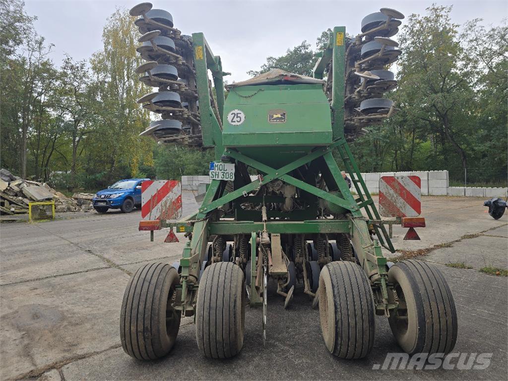 John Deere 750 A ماكينات زراعية - غير ذلك