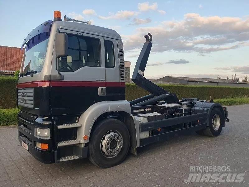 MAN TG 310 A شاحنات الرافعات الخطافية
