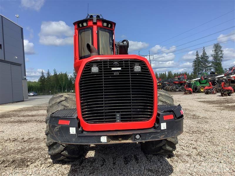 Komatsu 911 حصادات