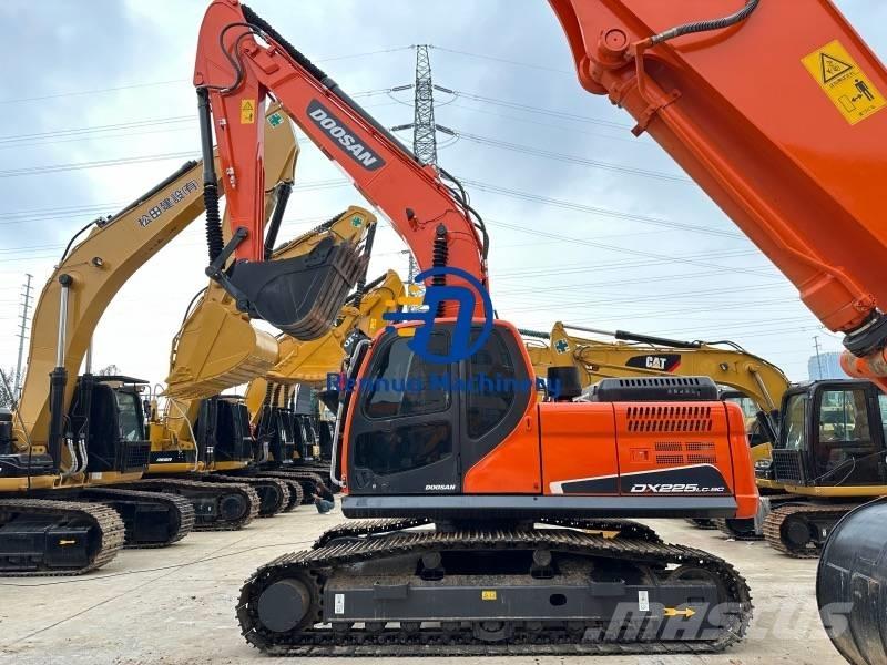 Doosan DX 225 LC-9C حفارات زحافة