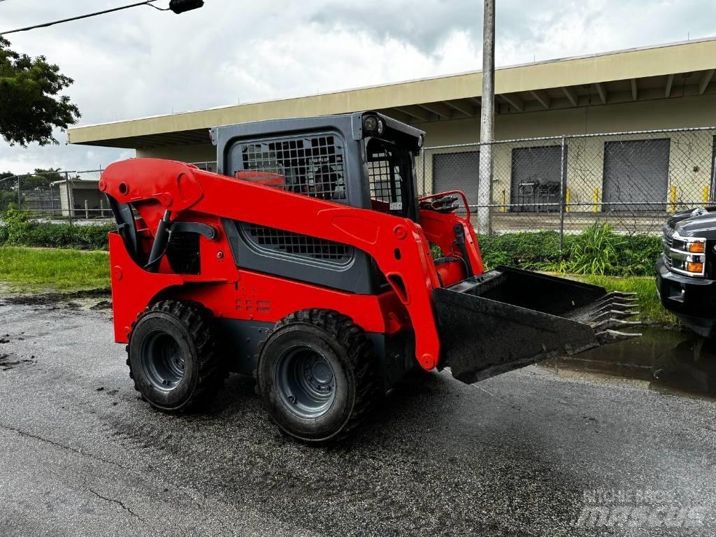 Kubota SSV 75 لوادر انزلاقية التوجيه