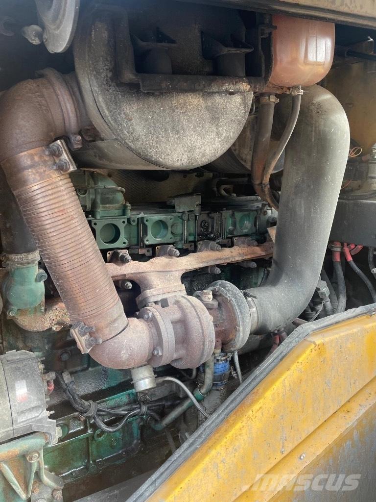 Volvo L 120 E لوادر بعجل