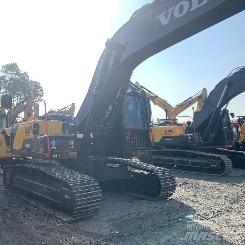 Volvo EC 240 حفارات زحافة