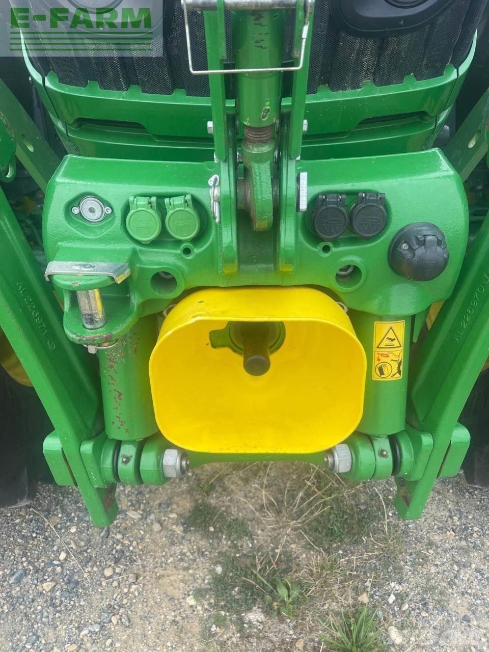 John Deere 6155R الجرارات