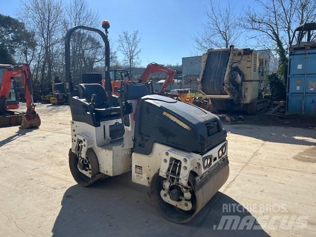 Bomag BW 100 AD-5 مداحل ثنائية الاسطوانة