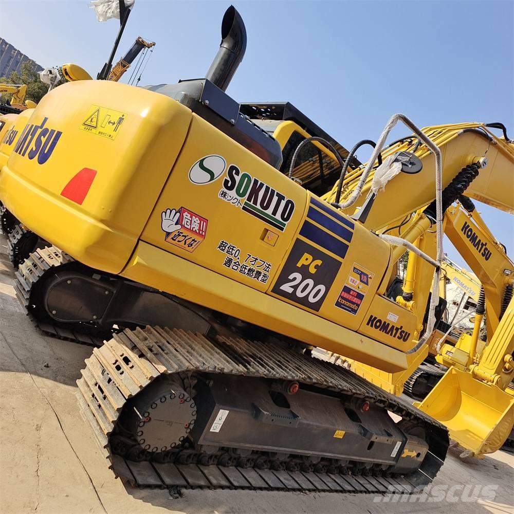 Komatsu PC 200 حفارات زحافة