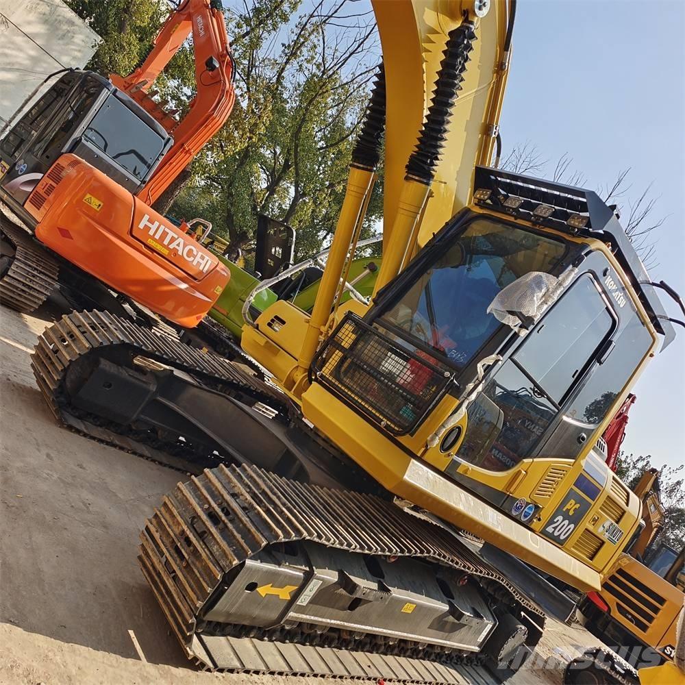 Komatsu PC 200 حفارات زحافة
