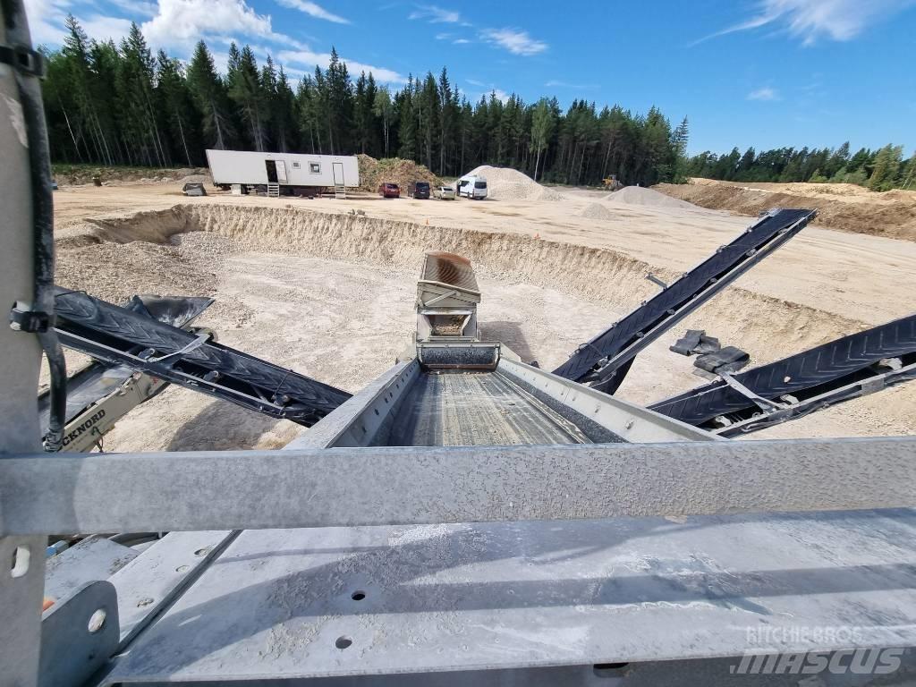 Metso ST 4.8 أجهزة فحص متنقلة