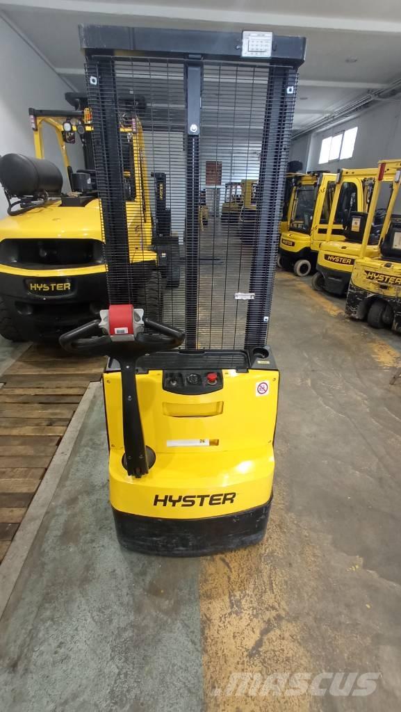 Hyster S 1.0 E شاحنات مناولة ذات منصة نقالة يدوية