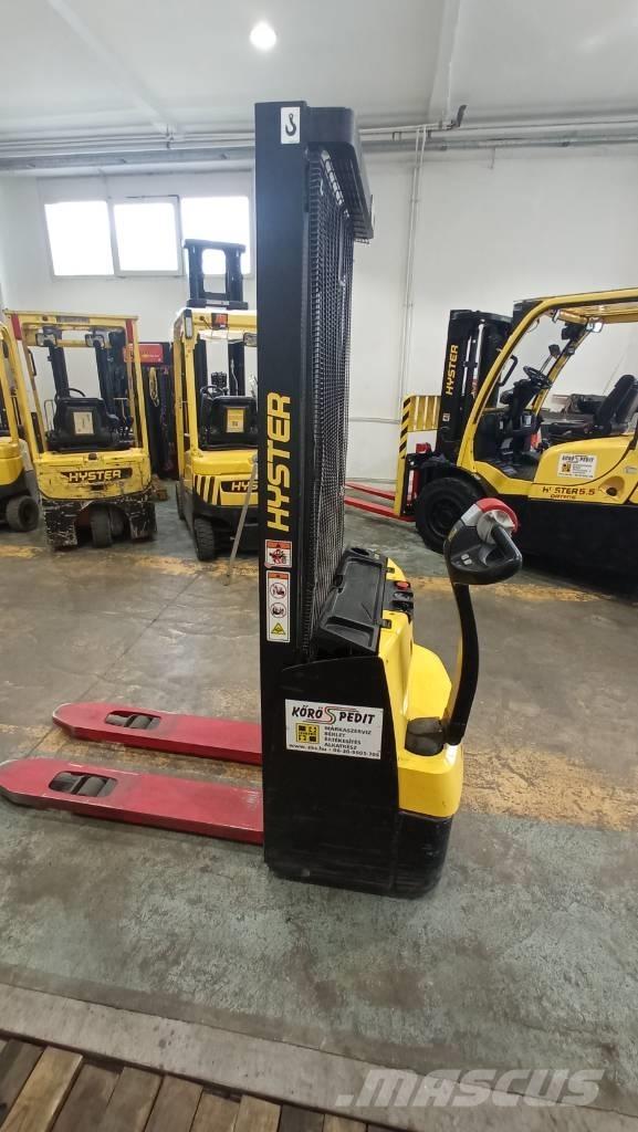 Hyster S 1.0 E شاحنات مناولة ذات منصة نقالة يدوية