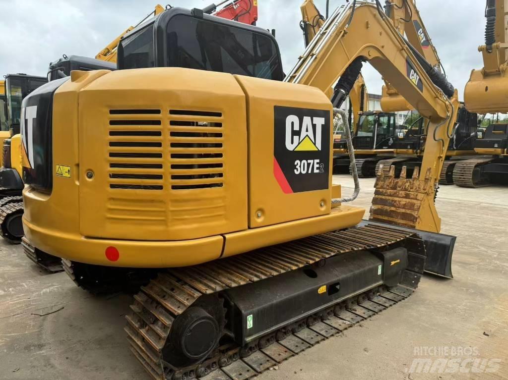 CAT 307 حفارات زحافة