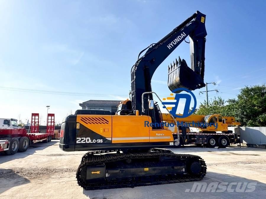 Hyundai R220LC-9S حفارات زحافة