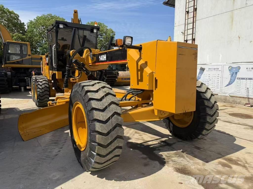 CAT 140 H معدات تمهيد الطرق