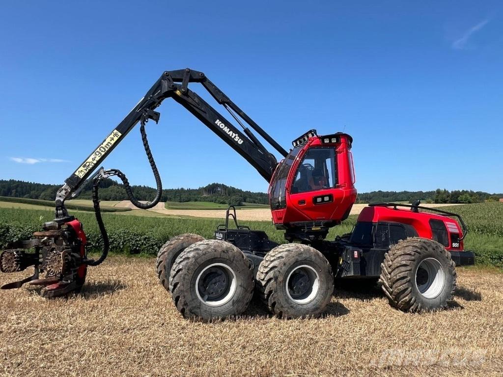 Komatsu 951 حصادات