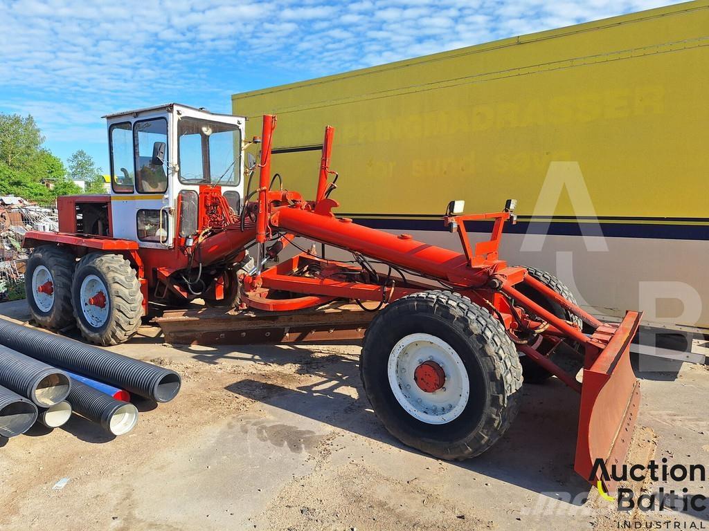 O&K F156 معدات تمهيد الطرق