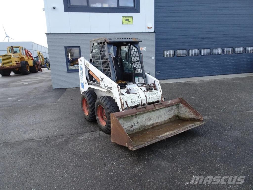 Bobcat 753 لوادر انزلاقية التوجيه