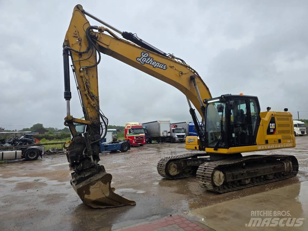 CAT 320 حفارات زحافة