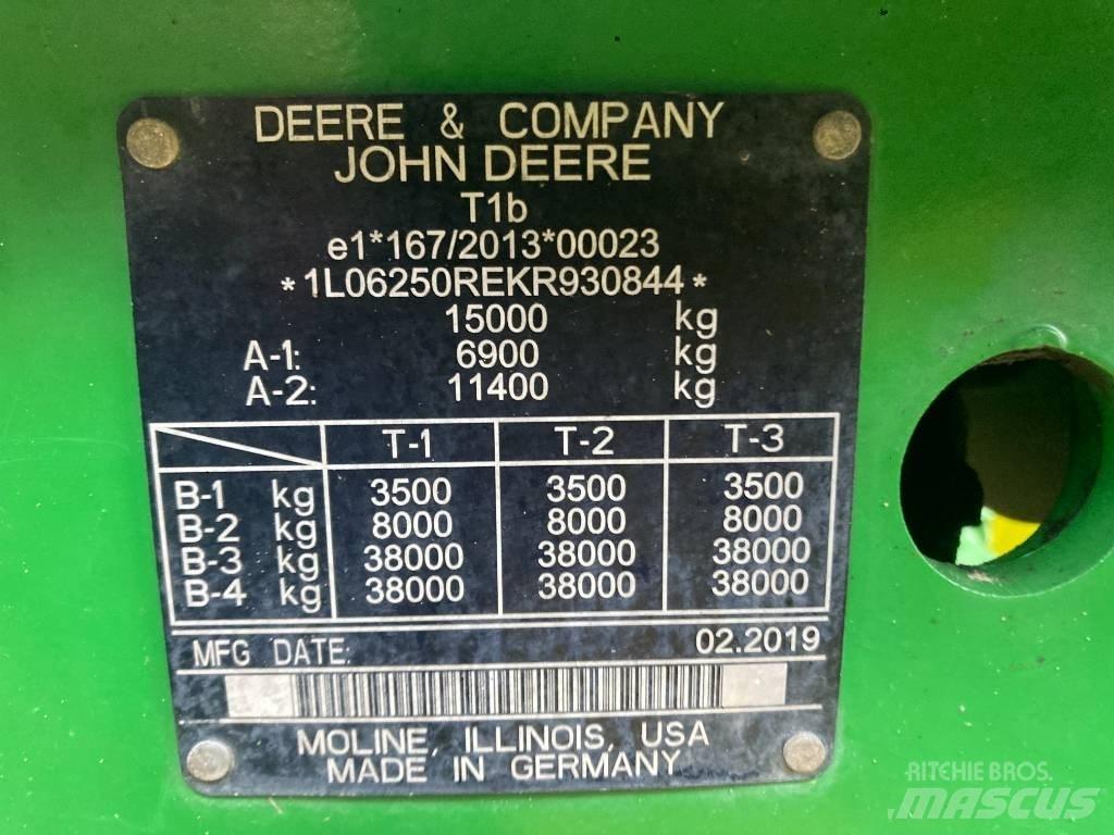 John Deere 6250 R الجرارات