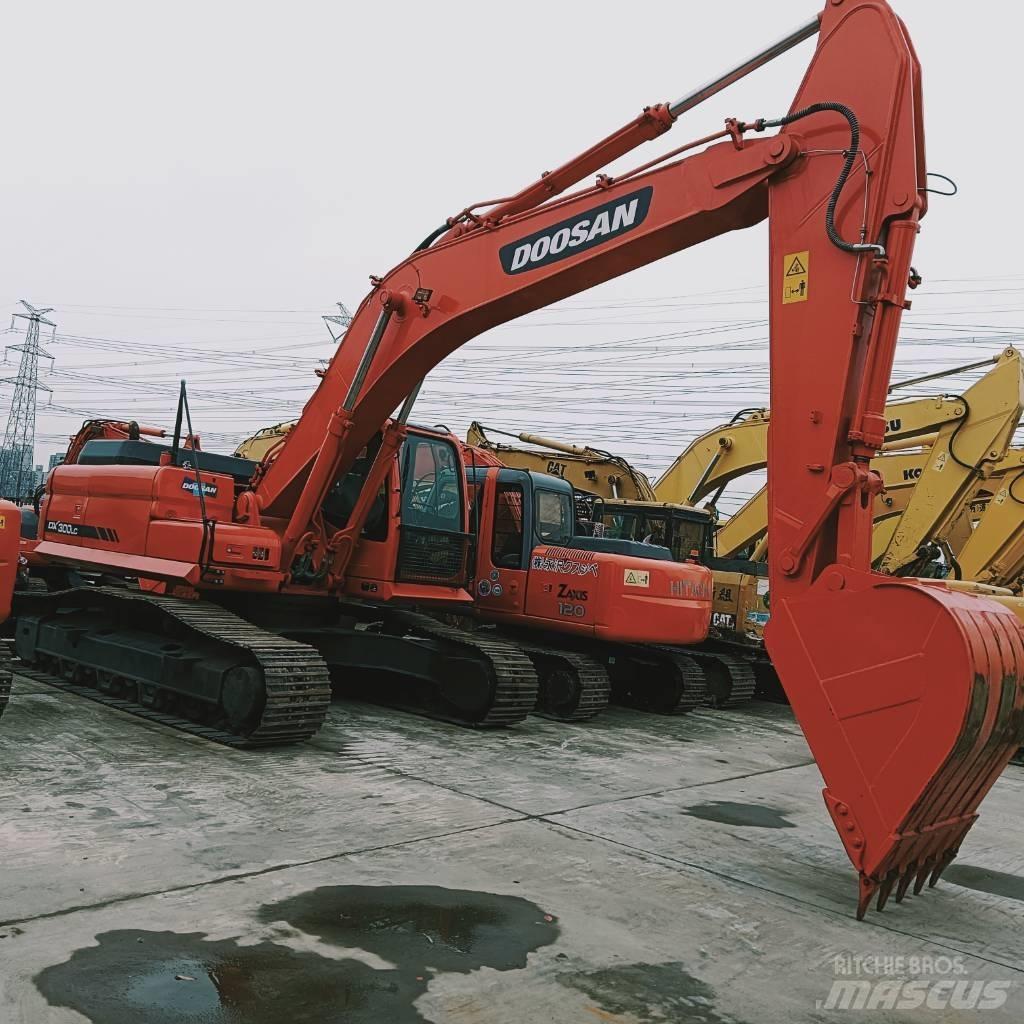 Doosan DX 300 LC حفارات زحافة