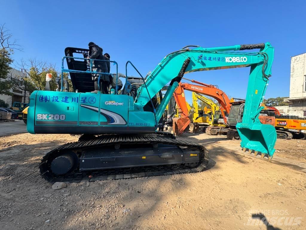 Kobelco SK 200-8 حفارات زحافة