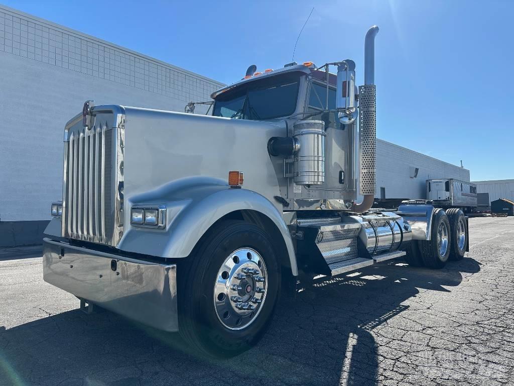 Kenworth W 900 L وحدات الجر