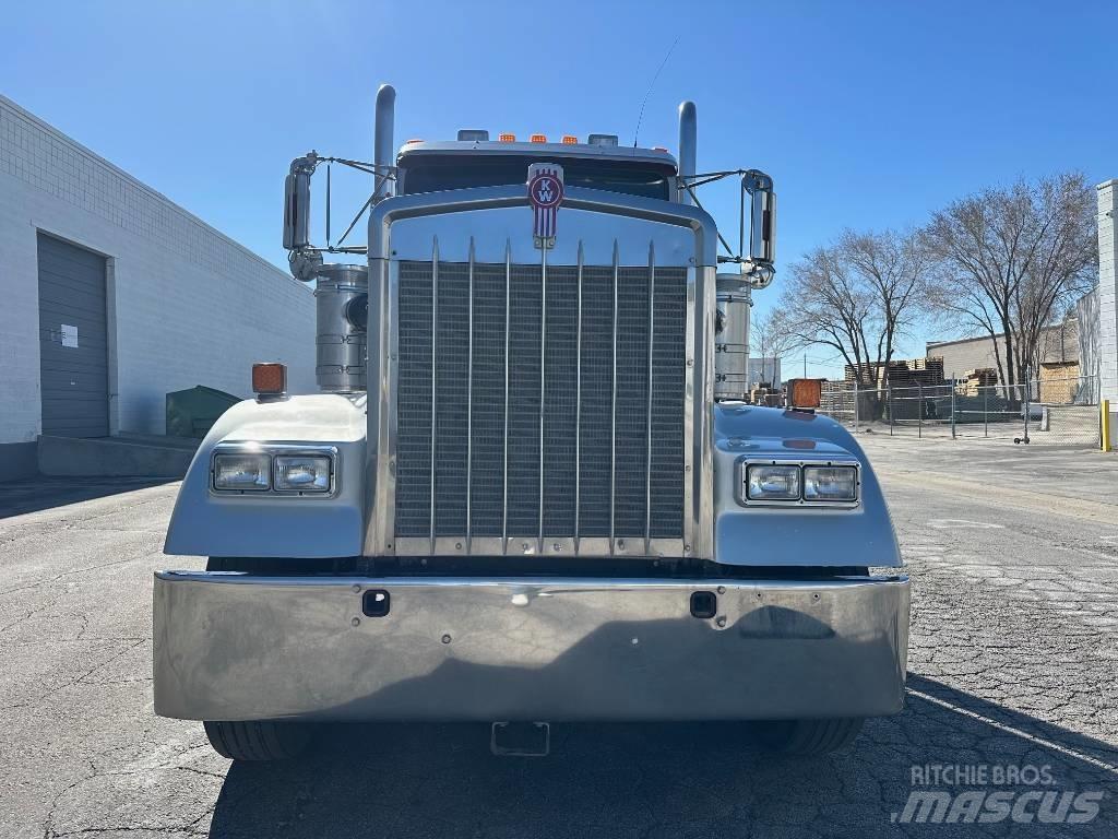Kenworth W 900 L وحدات الجر