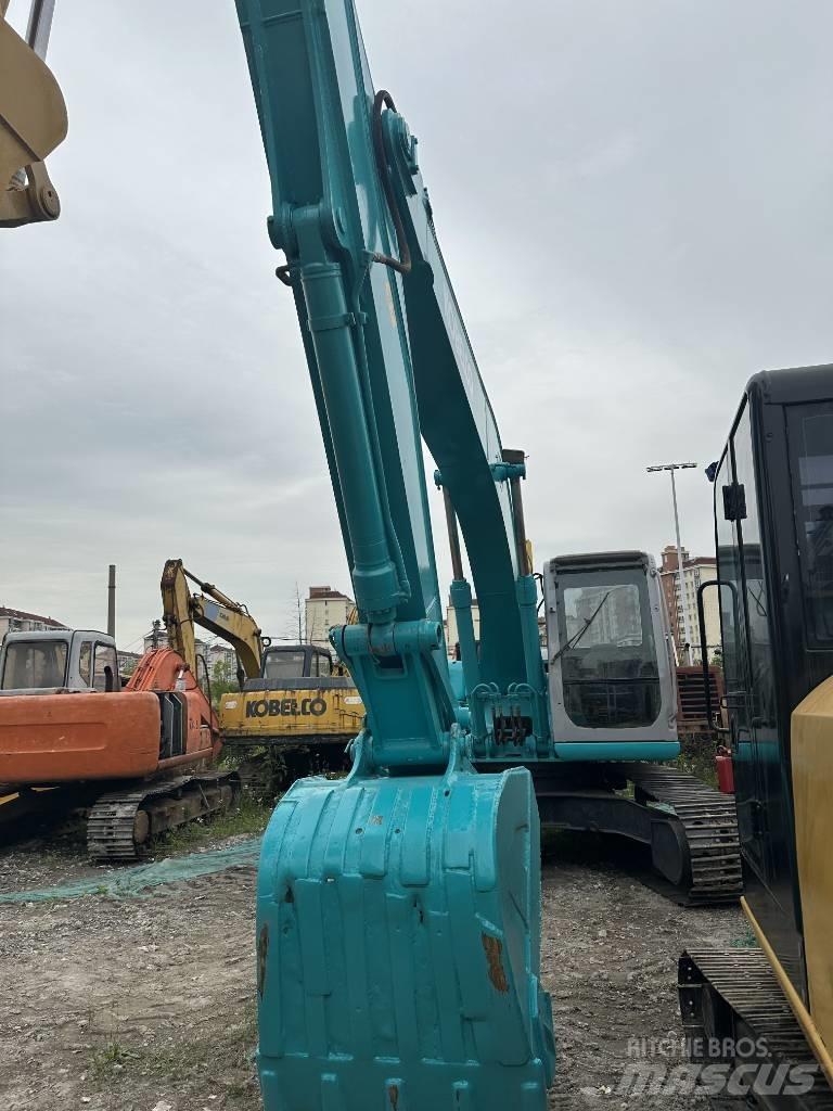 Kobelco SK 200 حفارات زحافة