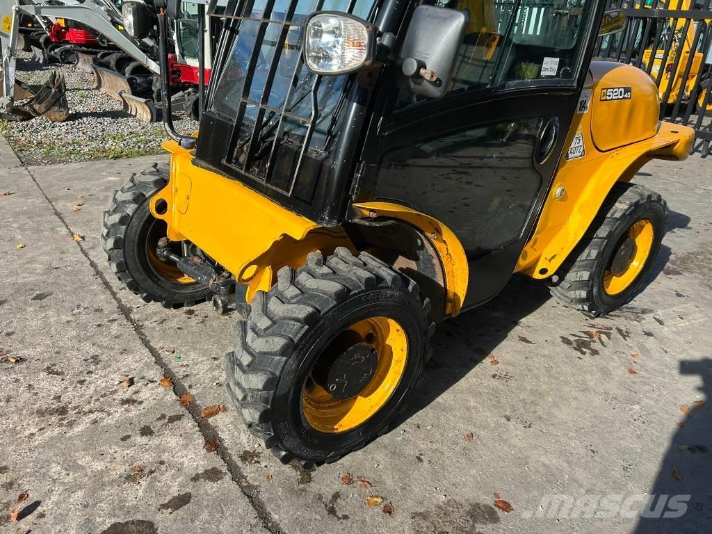 JCB 520-40 مناولات متداخلة