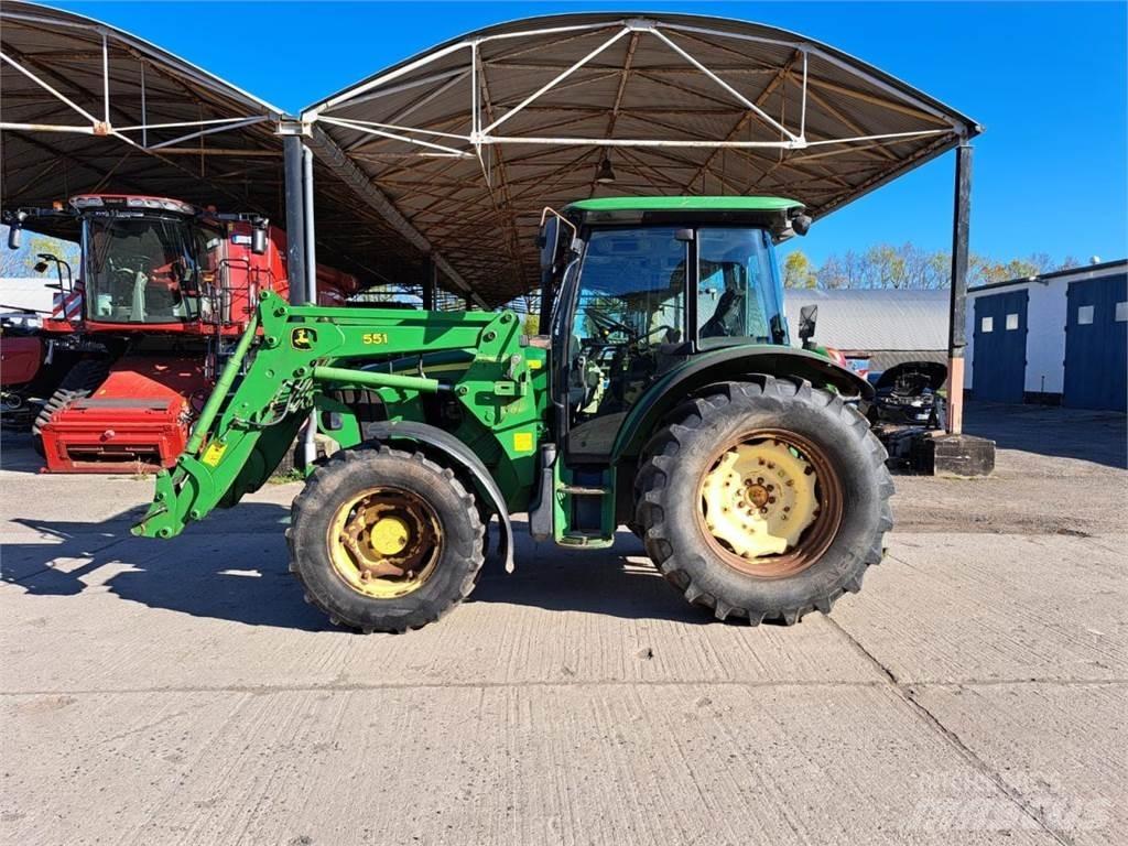 John Deere 5720 + FL الجرارات