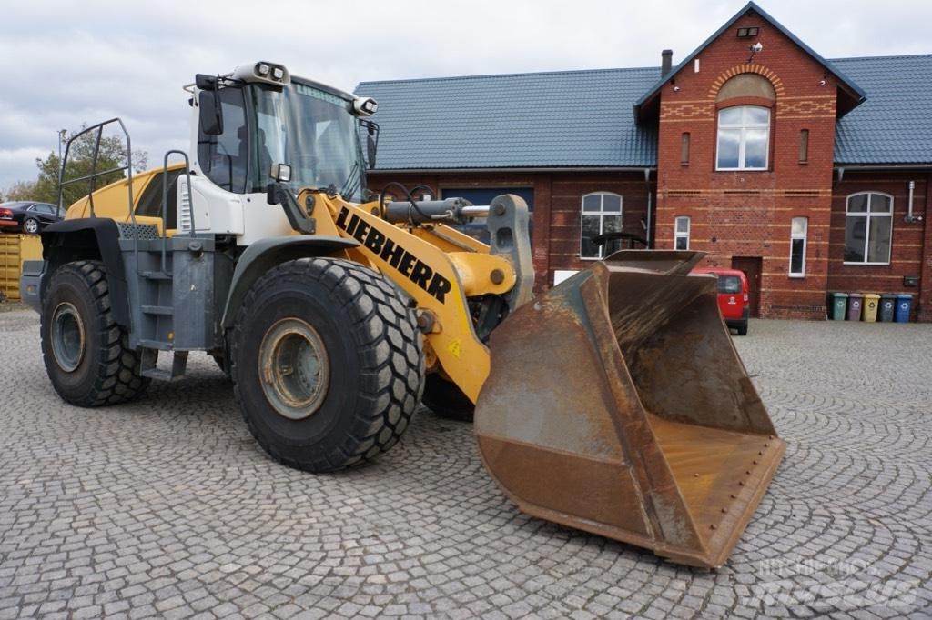 Liebherr L 576 لوادر بعجل