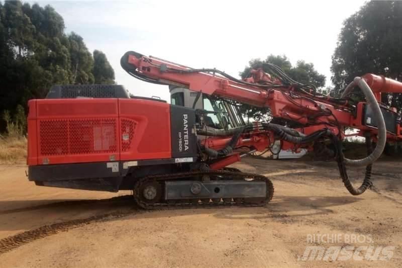 Sandvik DP1500i معدات الثقب السطحي