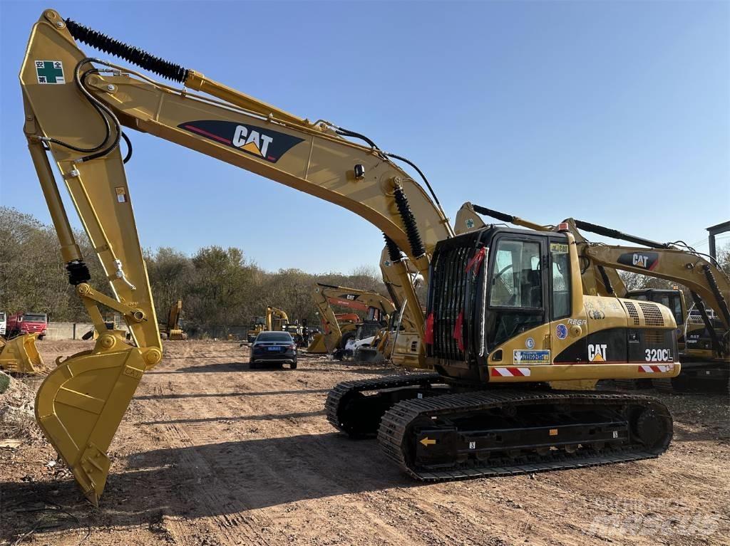 CAT 320 C L حفارات زحافة