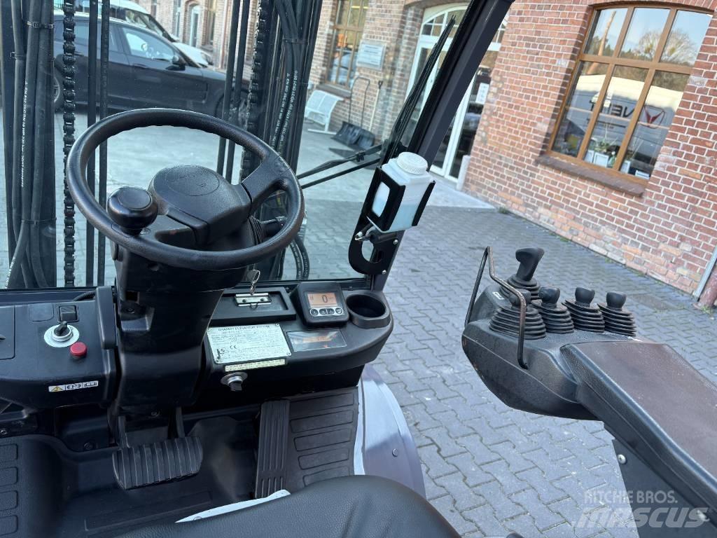 Toyota 06-8FDF30 شاحنات الديزل