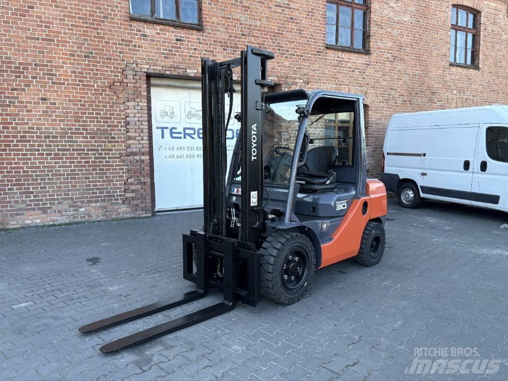 Toyota 06-8FDF30 شاحنات الديزل
