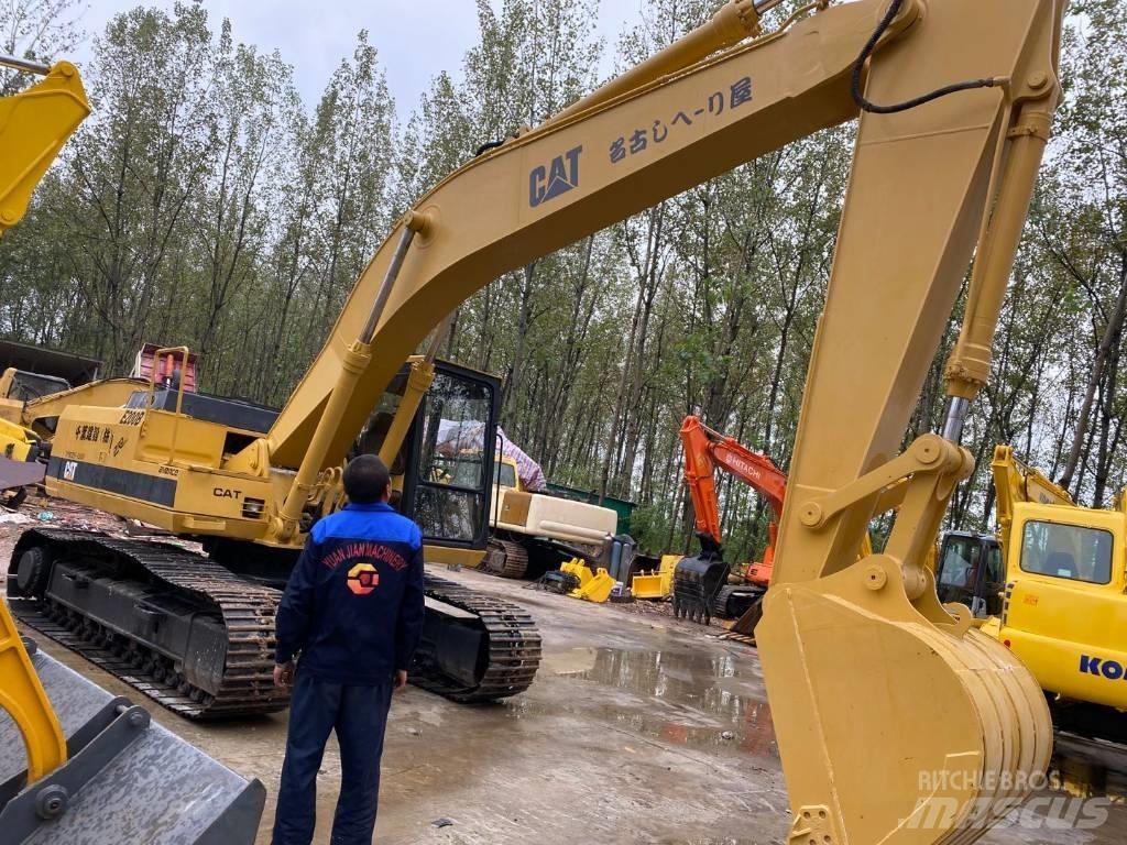 CAT E200B حفارات زحافة