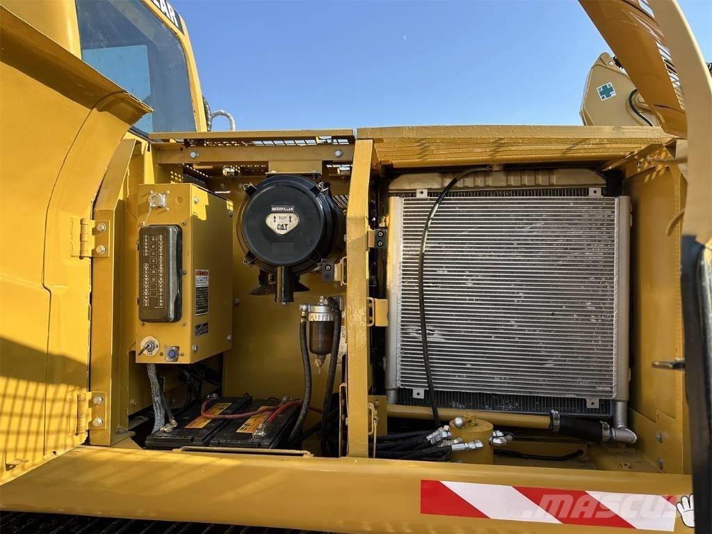 CAT 320CL حفارات زحافة