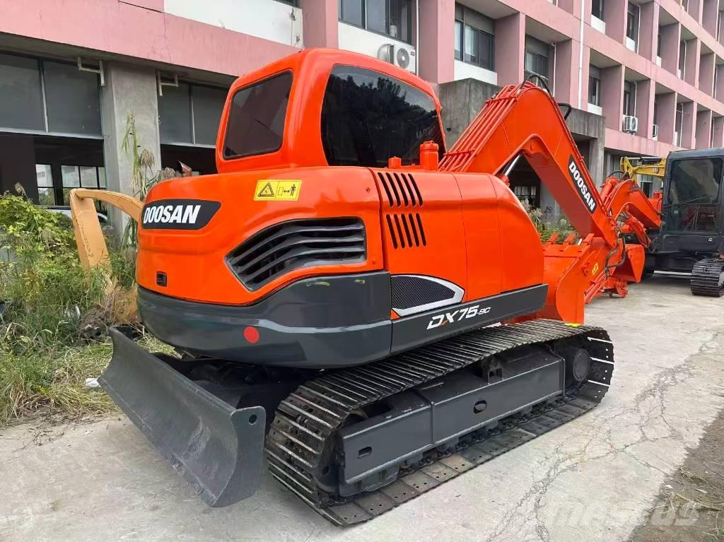 Doosan DX 75-9 C حفارات زحافة