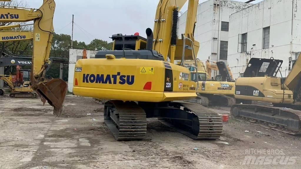 Komatsu PC 220-8 حفارات زحافة