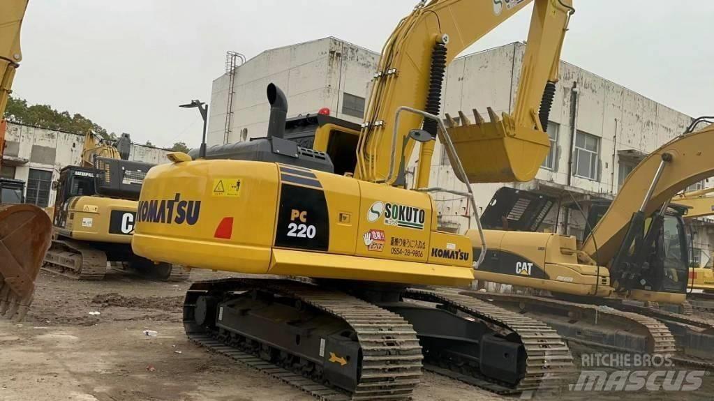Komatsu PC 220-8 حفارات زحافة