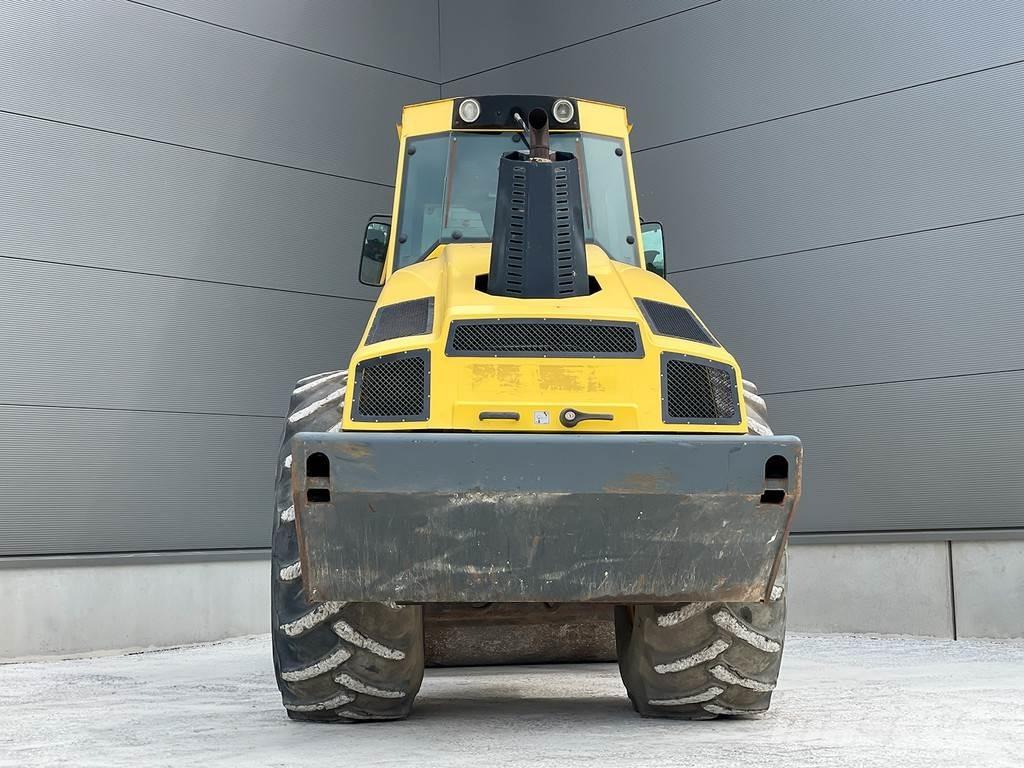 Bomag BW 216 DH-4i مداحل أحادية الأسطوانة