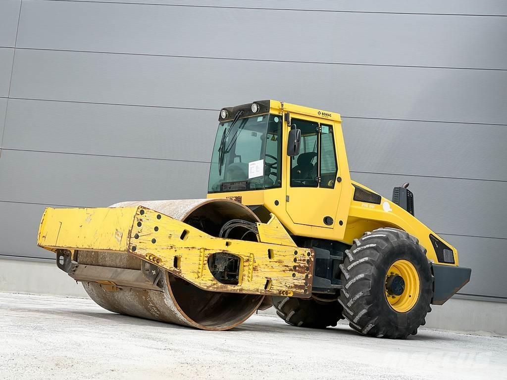 Bomag BW 216 DH-4i مداحل أحادية الأسطوانة