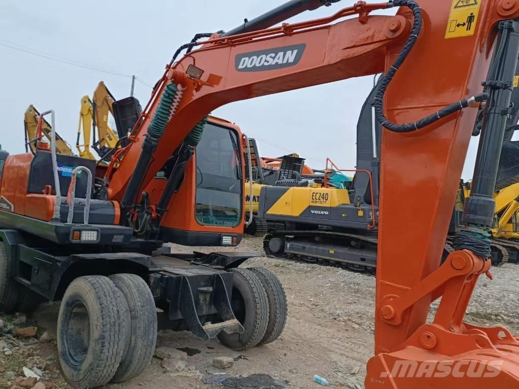 Doosan 150 W-7 حفارات بعجل