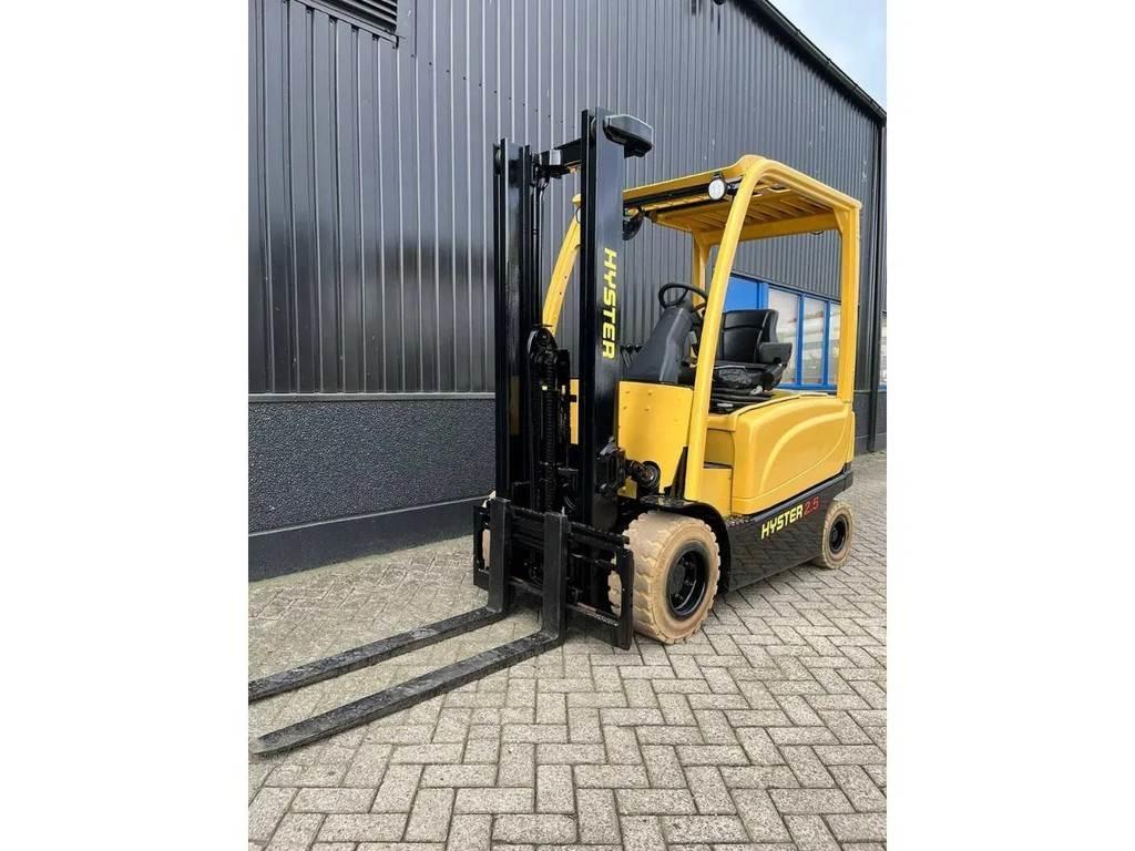 Hyster J2.5XN شاحنات ذات رافعات شوكية تعمل بالكهرباء