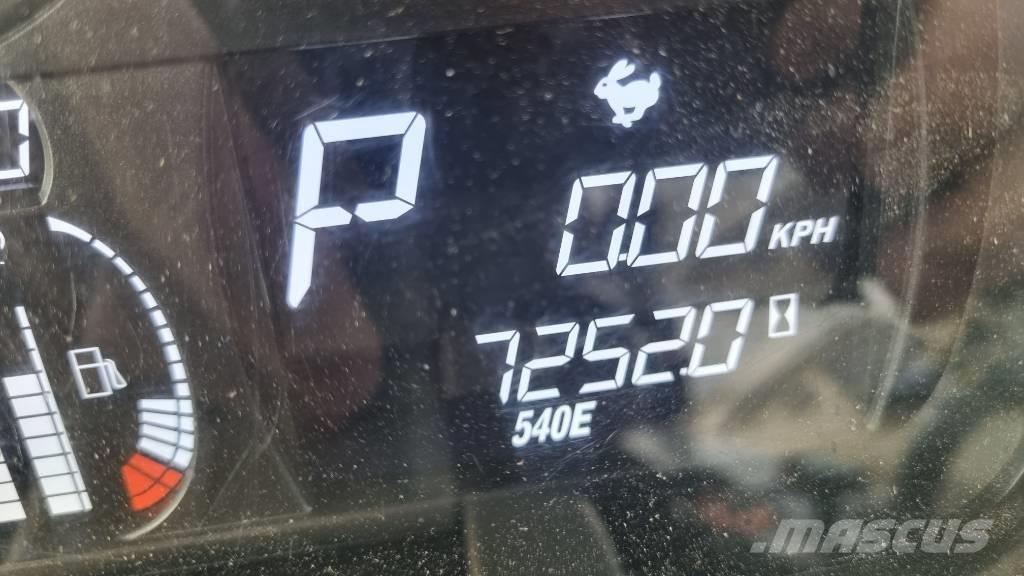 Massey Ferguson 7718 الجرارات